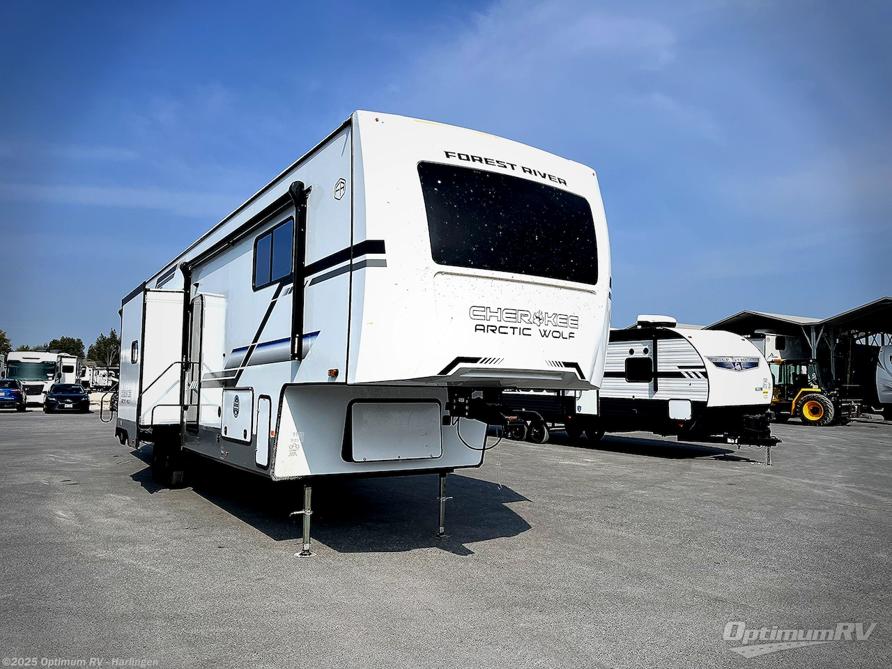 New 2025 Forest River Cherokee Arctic Wolf Suite 3750SUITE available in La Feria, Texas