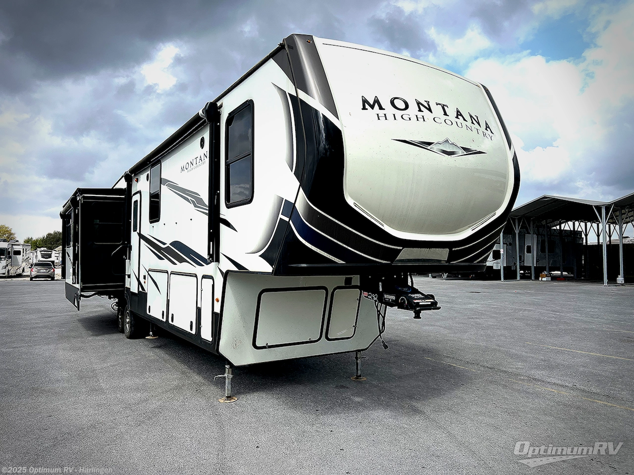 Used 2021 Keystone Montana 3855BR available in La Feria, Texas