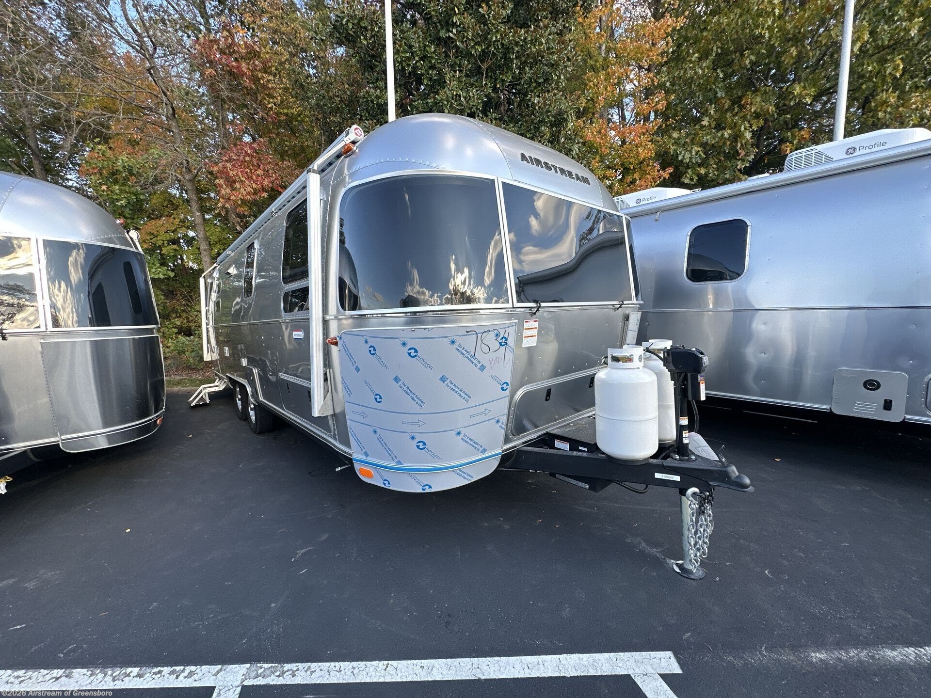 New 2026 Airstream International 27FB Twin available in Colfax, North Carolina