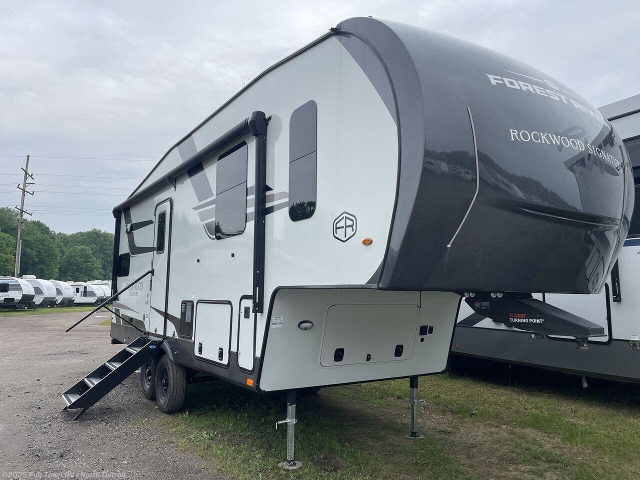 New 2025 Forest River Rockwood Signature 281RK available in North Branch, Michigan