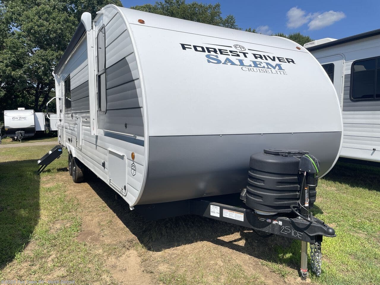 New 2026 Forest River Salem Cruise Lite 25ICE available in North Branch, Michigan