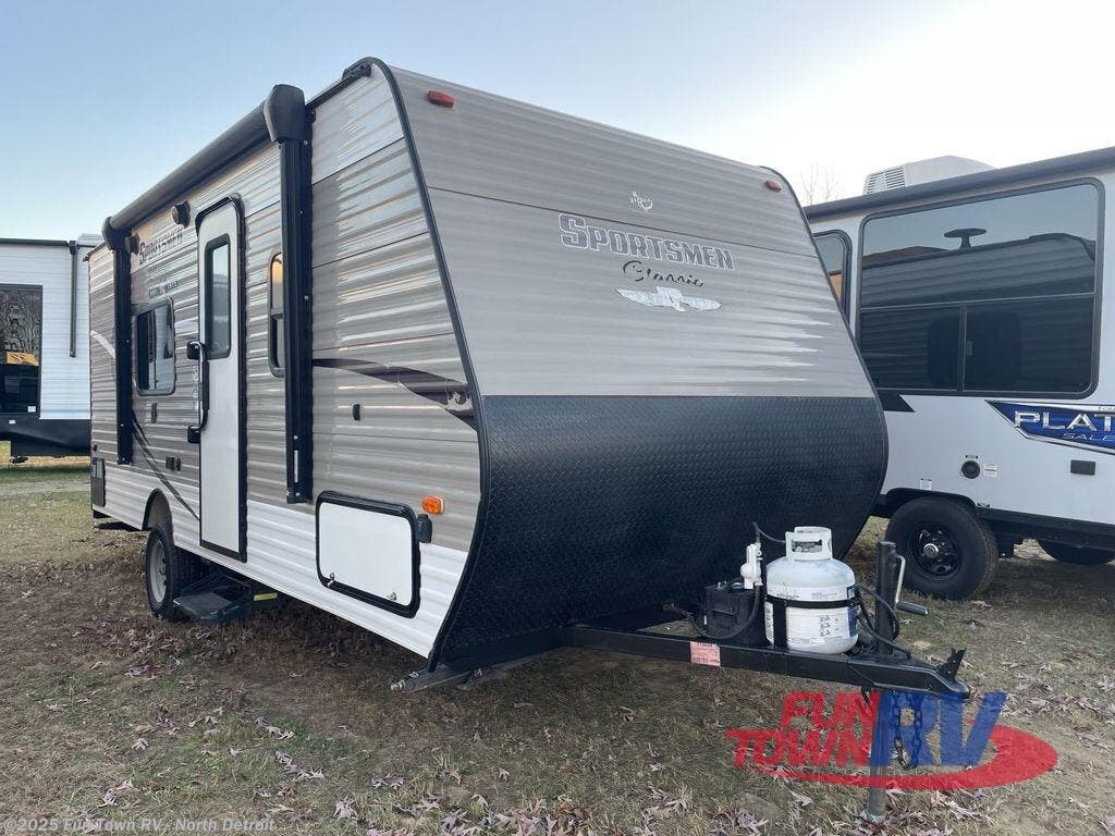 Used 2018 K-Z Sportsmen Classic 180QB available in North Branch, Michigan