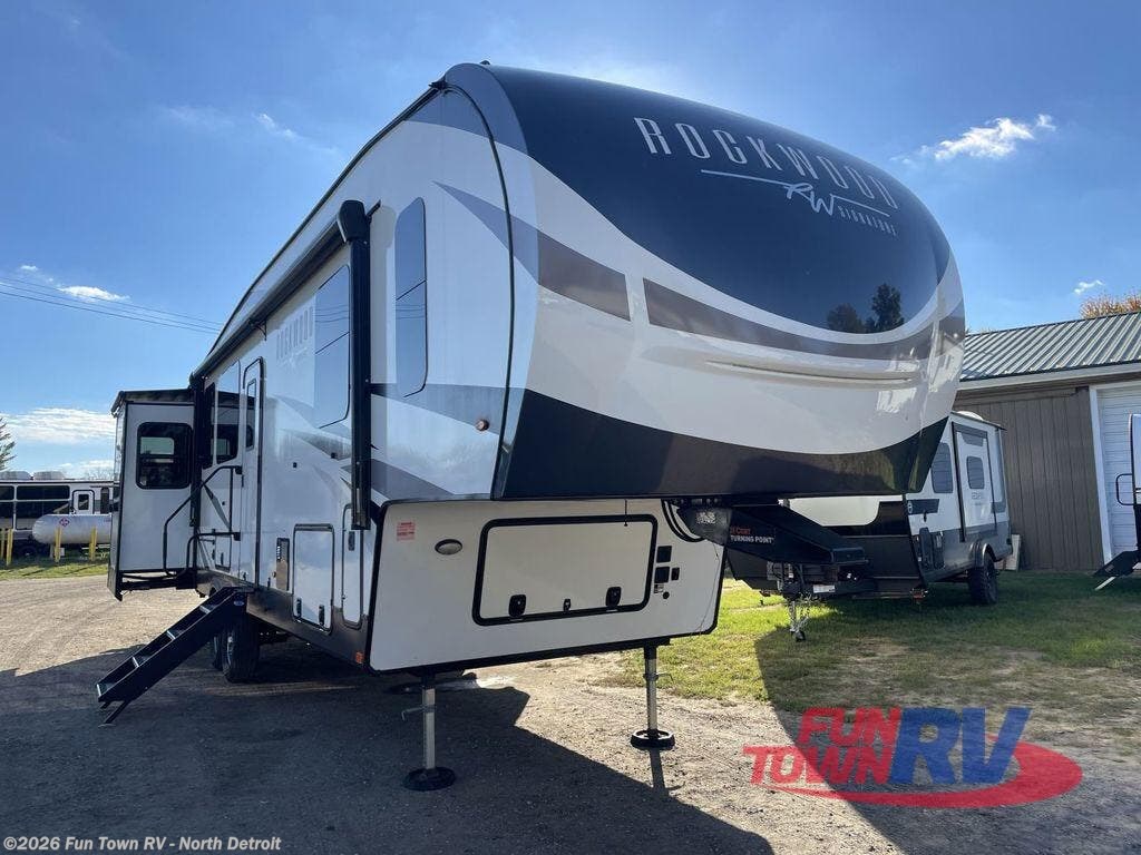 Used 2023 Forest River Rockwood Signature 2898BS available in North Branch, Michigan