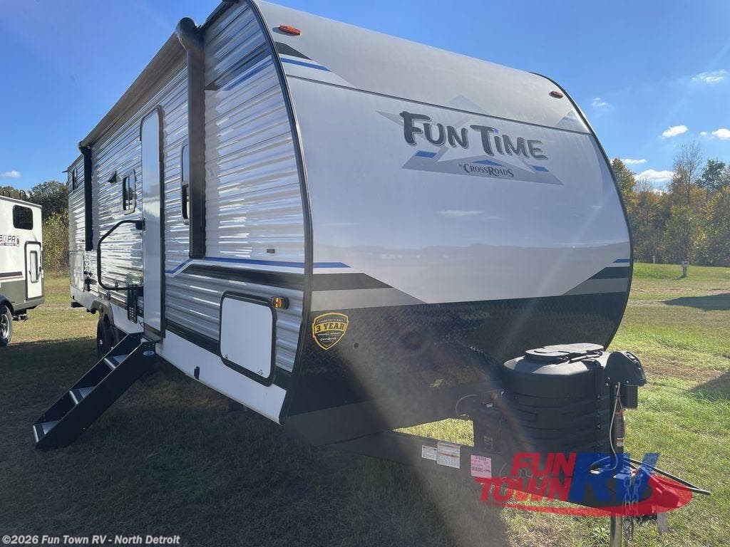 Used 2024 CrossRoads  Fun Time 290SK available in North Branch, Michigan