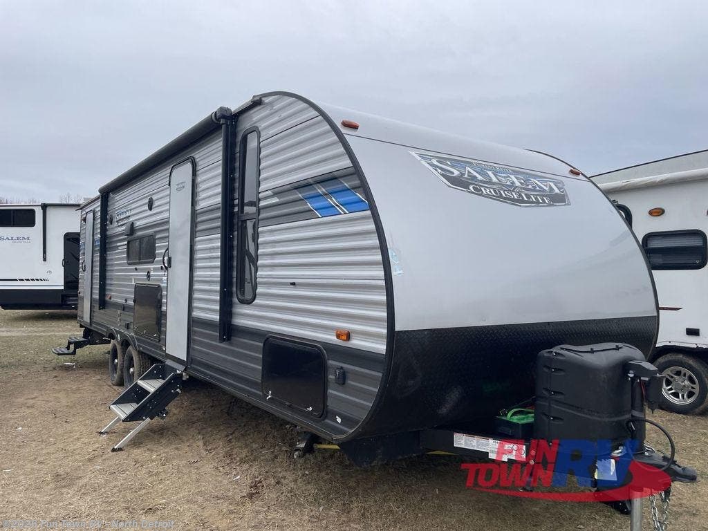 Used 2021 Forest River Salem Cruise Lite 263BHXL available in North Branch, Michigan