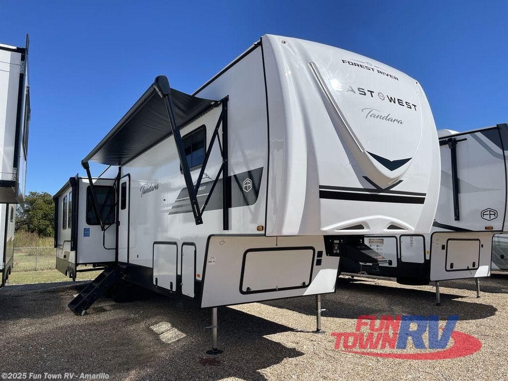 New 2026 East to West Tandara 388LR available in Amarillo, Texas