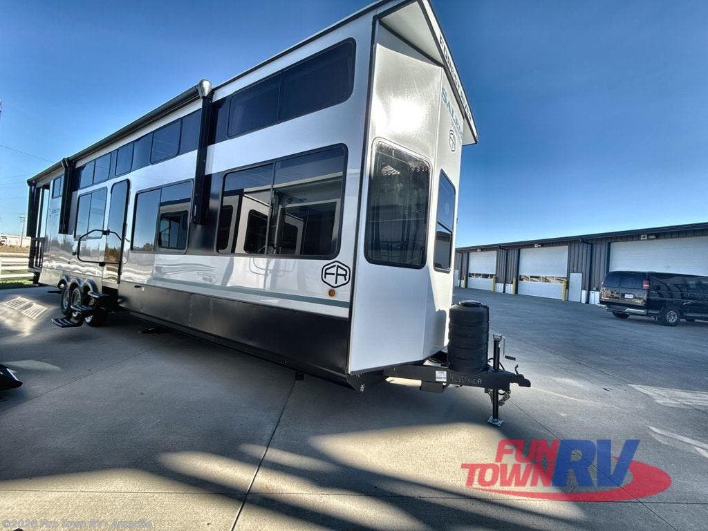 New 2025 Forest River Salem Grand Villa 42VERANDA available in Amarillo, Texas