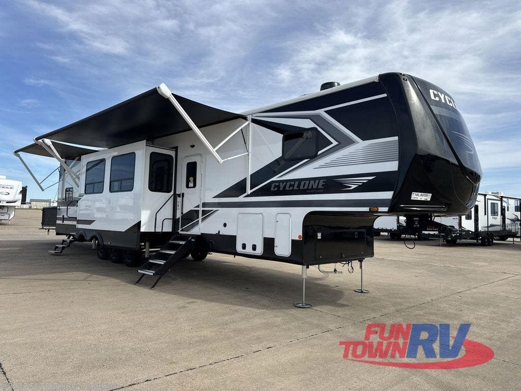 New 2026 Heartland Cyclone 3914 available in Texarkana, Arkansas