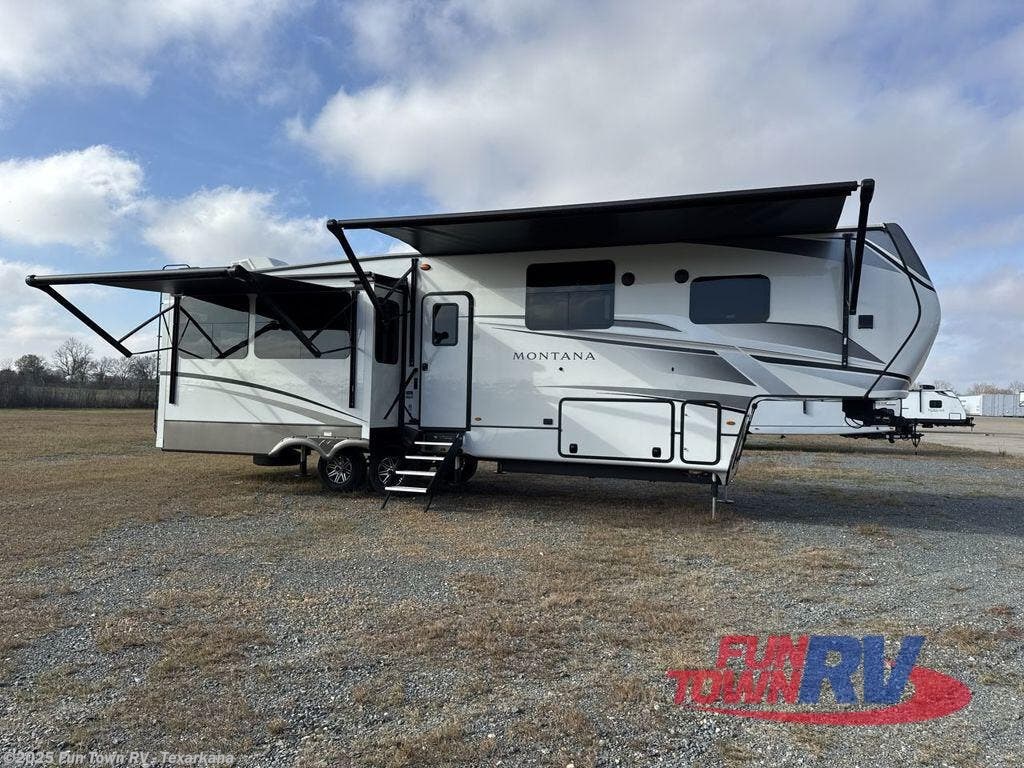 Used 2024 Keystone Montana 3231CK available in Texarkana, Arkansas