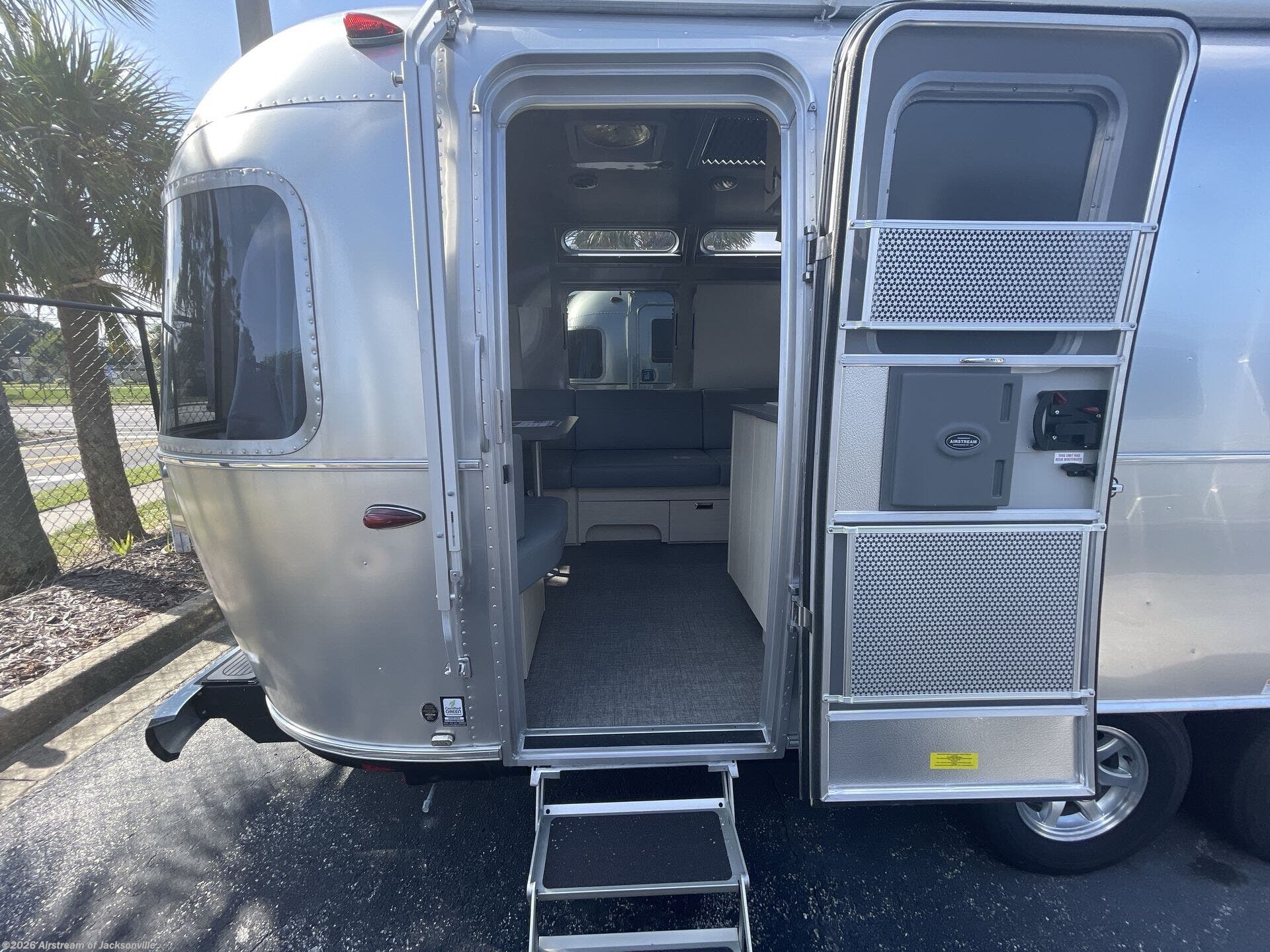 New 2025 Airstream Flying Cloud 27FB available in Jacksonville, Florida