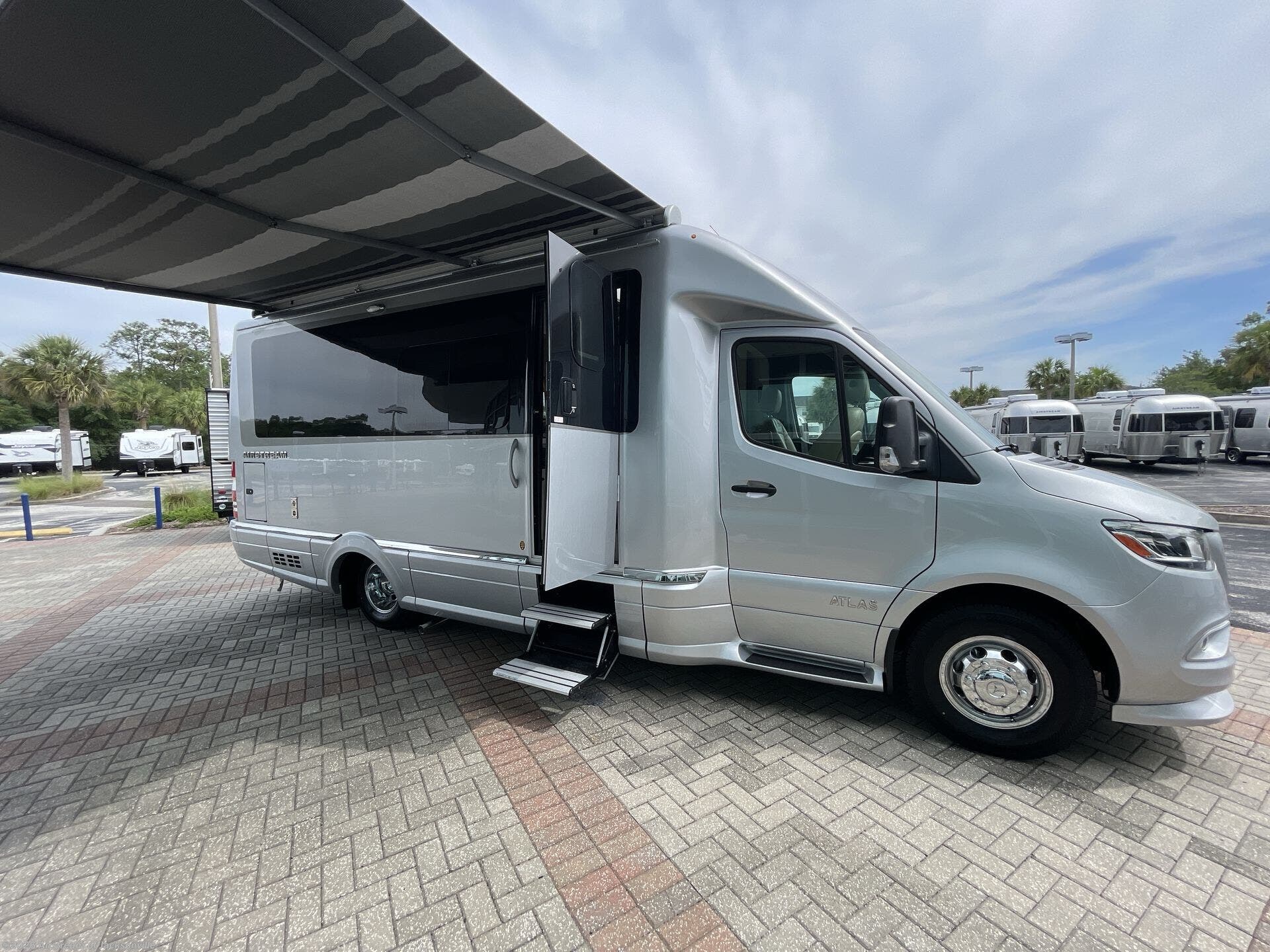 New 2025 Airstream Atlas Murphy Suite available in Jacksonville, Florida
