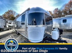 New 2023 Airstream Flying Cloud 27FB available in San Diego, California