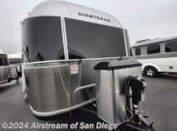 New 2025 Airstream Classic 33FB Queen available in San Diego, California