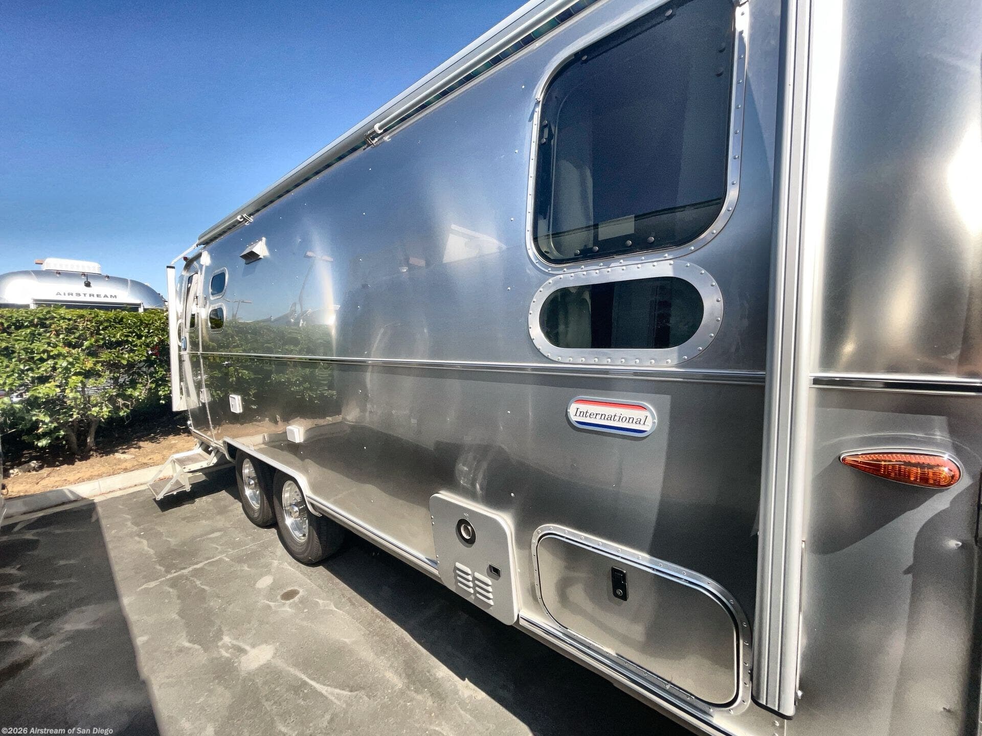 New 2025 Airstream International 25FB Twin available in San Diego, California