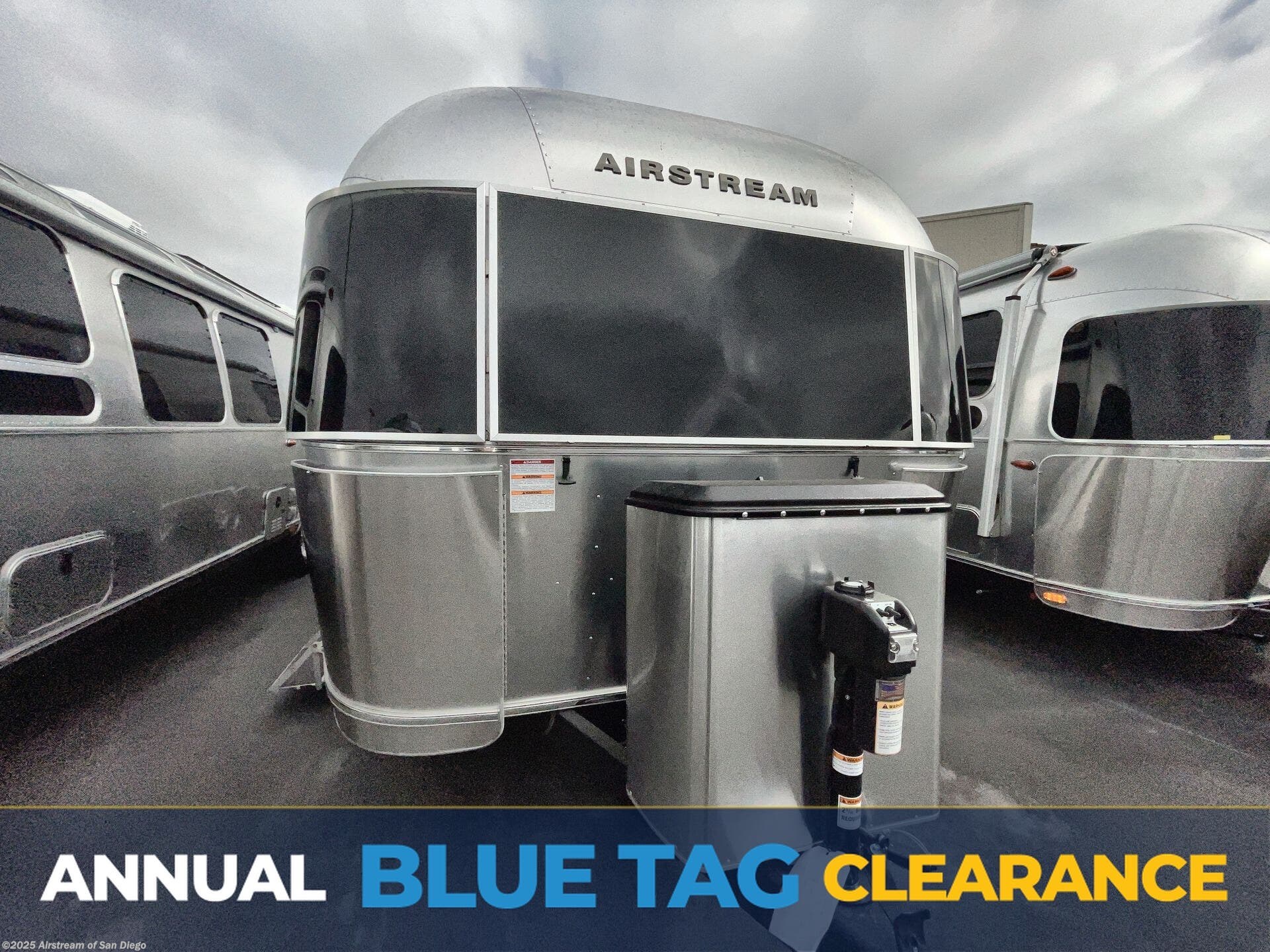 New 2025 Airstream Flying Cloud 28RB Twin available in San Diego, California