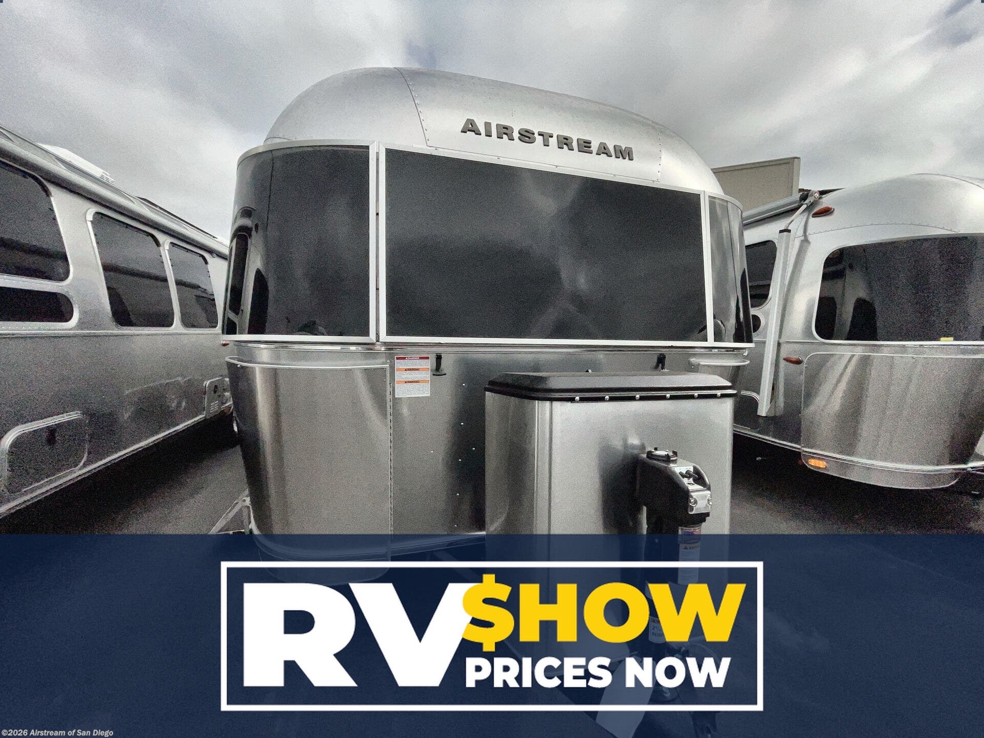 New 2025 Airstream Flying Cloud 28RB Twin available in San Diego, California