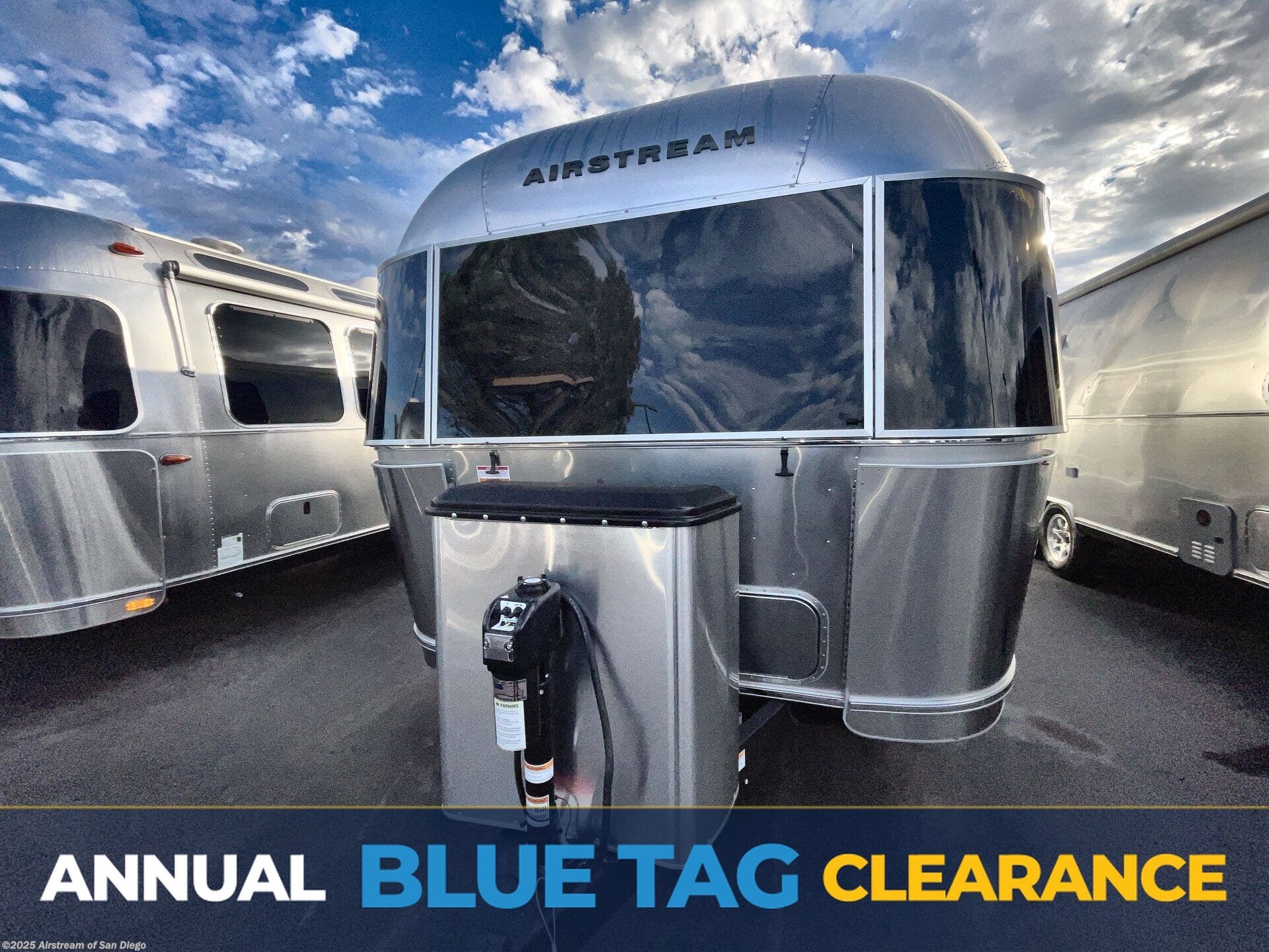 New 2026 Airstream International 27FB available in San Diego, California
