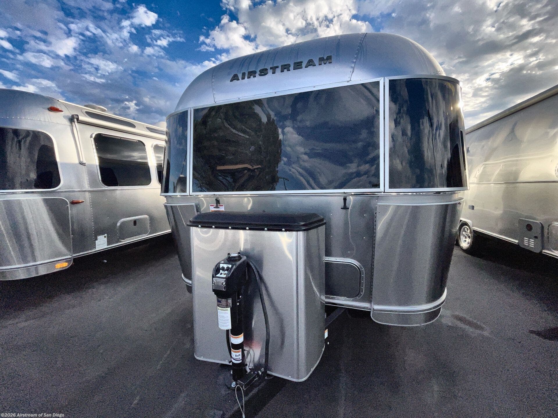 New 2026 Airstream International 27FB available in San Diego, California