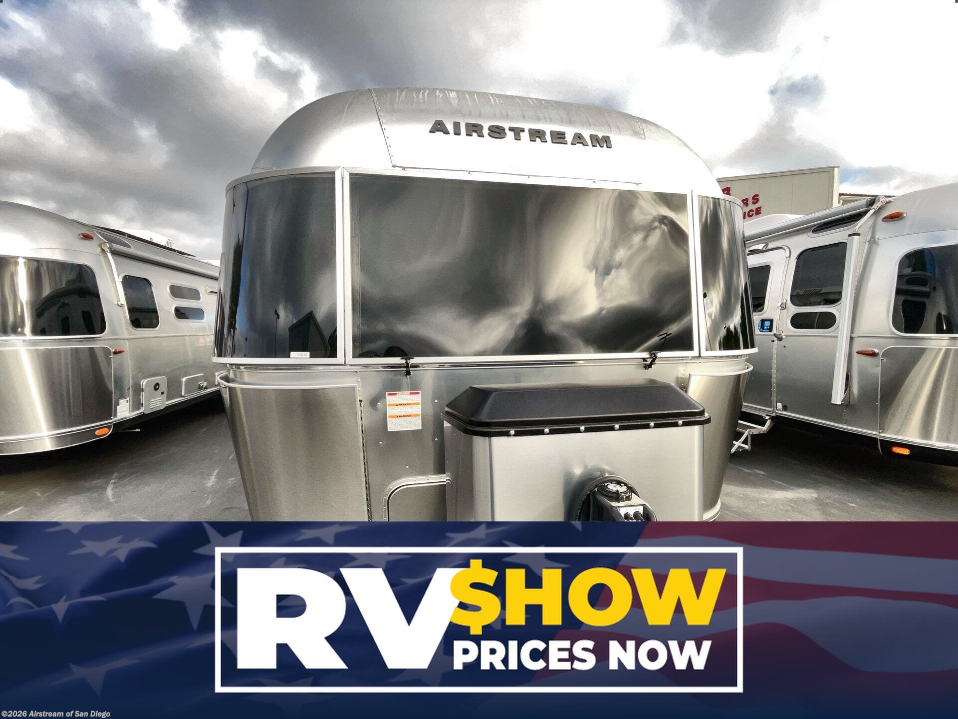 New 2026 Airstream Classic 33FB available in San Diego, California