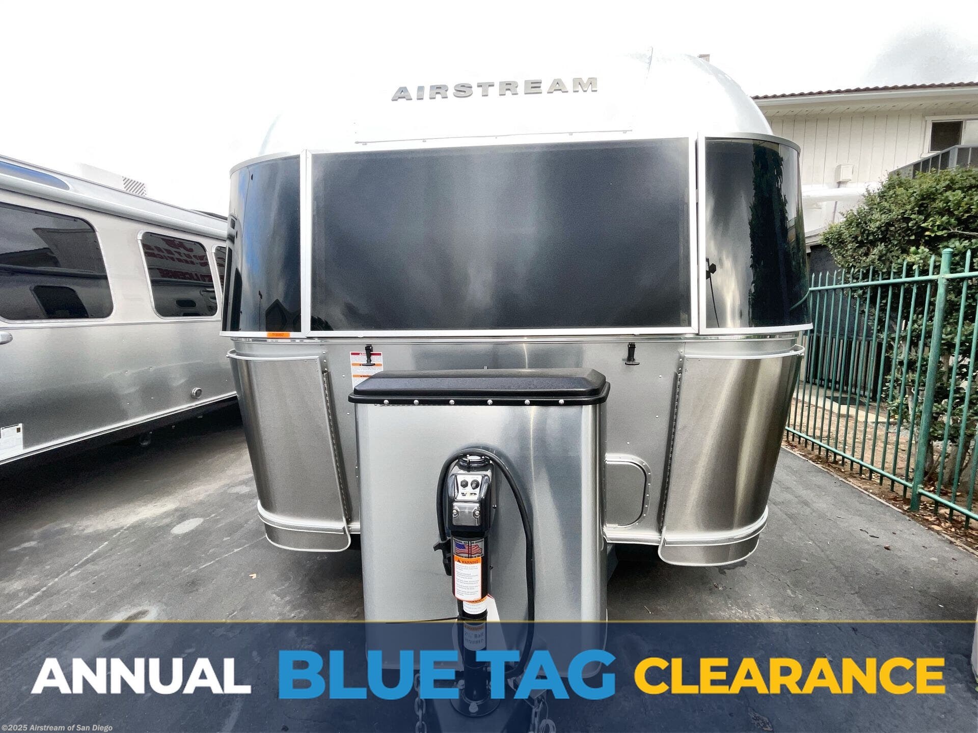 New 2026 Airstream Globetrotter 25FB Twin available in San Diego, California