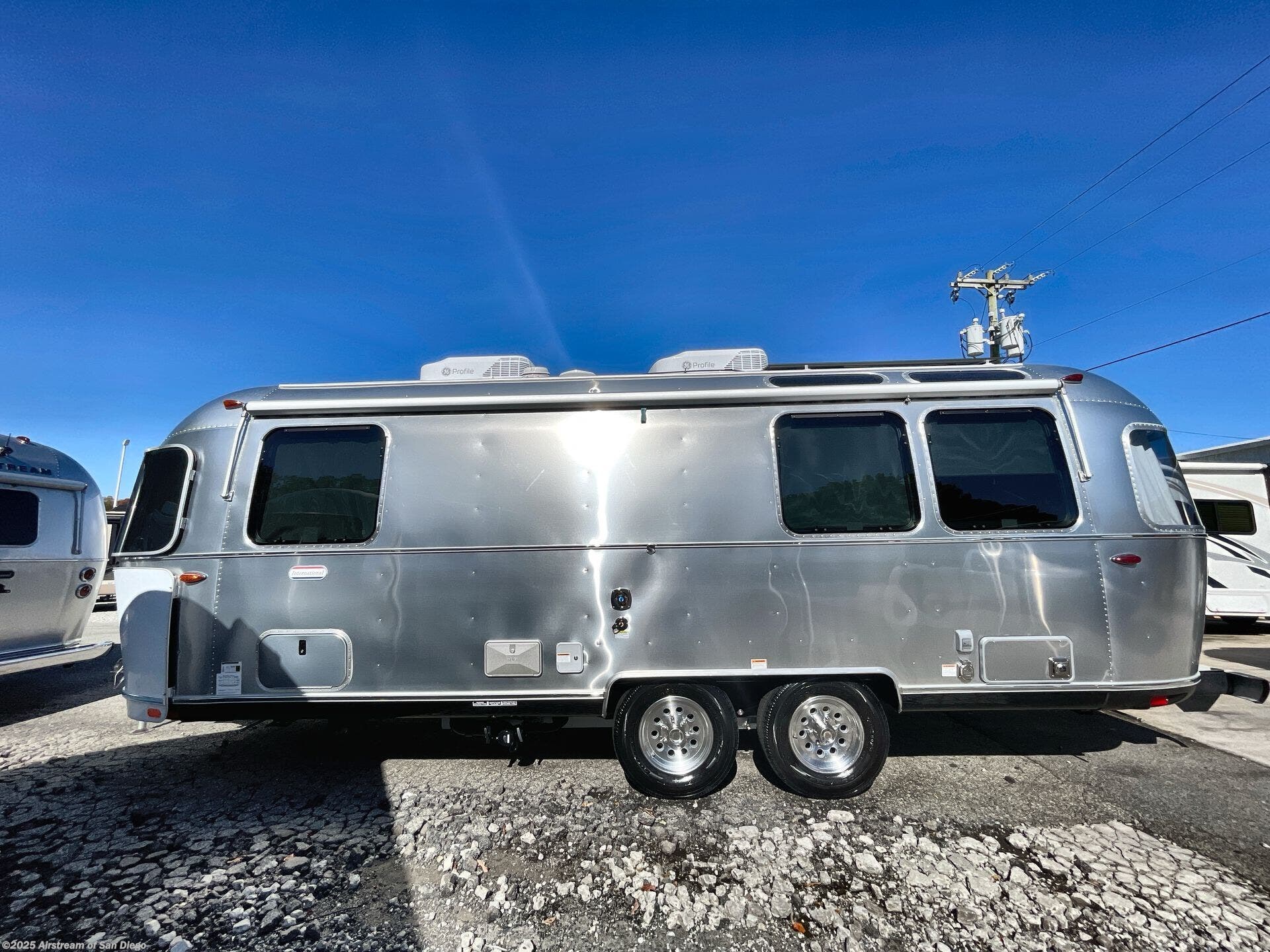 New 2026 Airstream International 25FB Twin available in San Diego, California