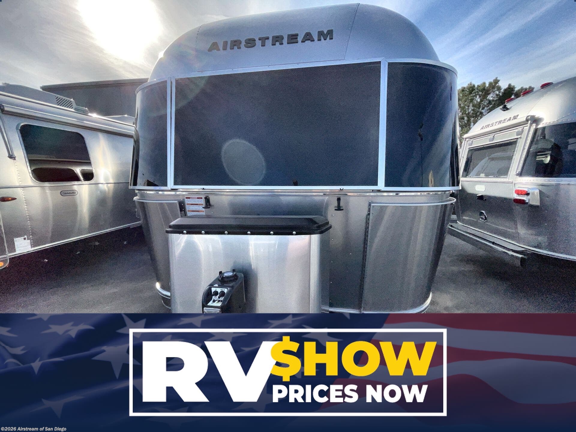 New 2026 Airstream Flying Cloud 23FB available in San Diego, California