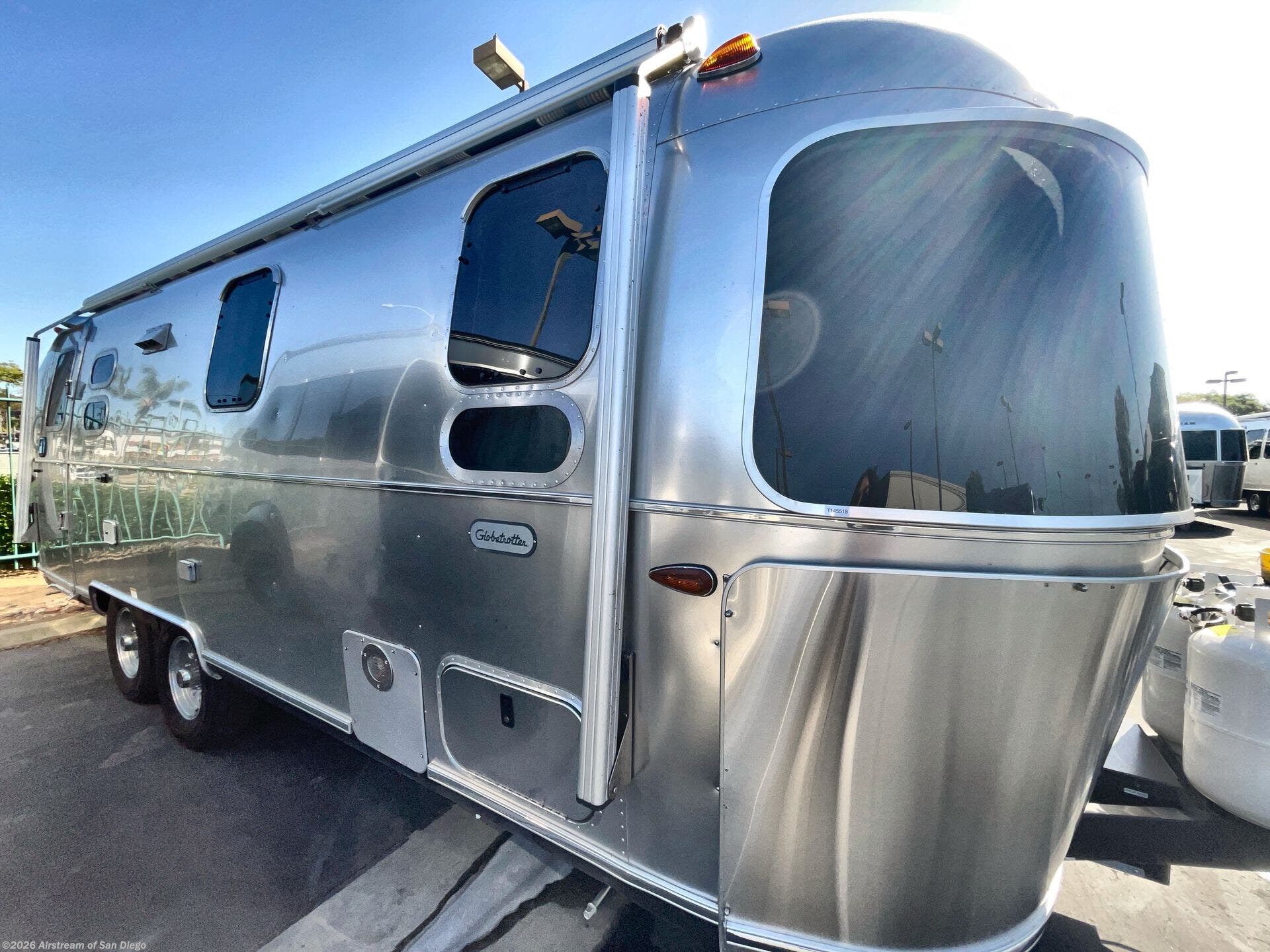 New 2026 Airstream Globetrotter 25FB Twin available in San Diego, California
