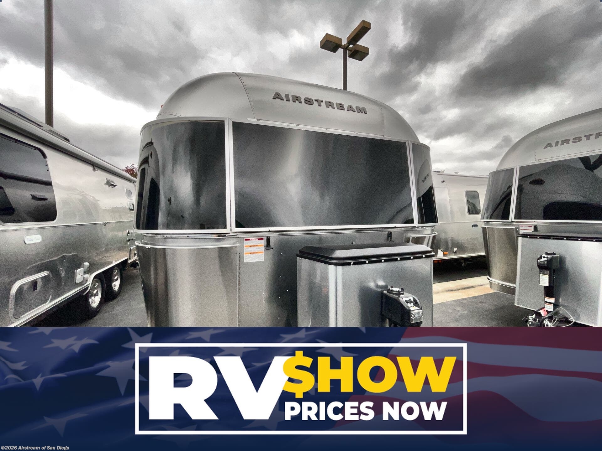New 2026 Airstream Flying Cloud 25FB available in San Diego, California