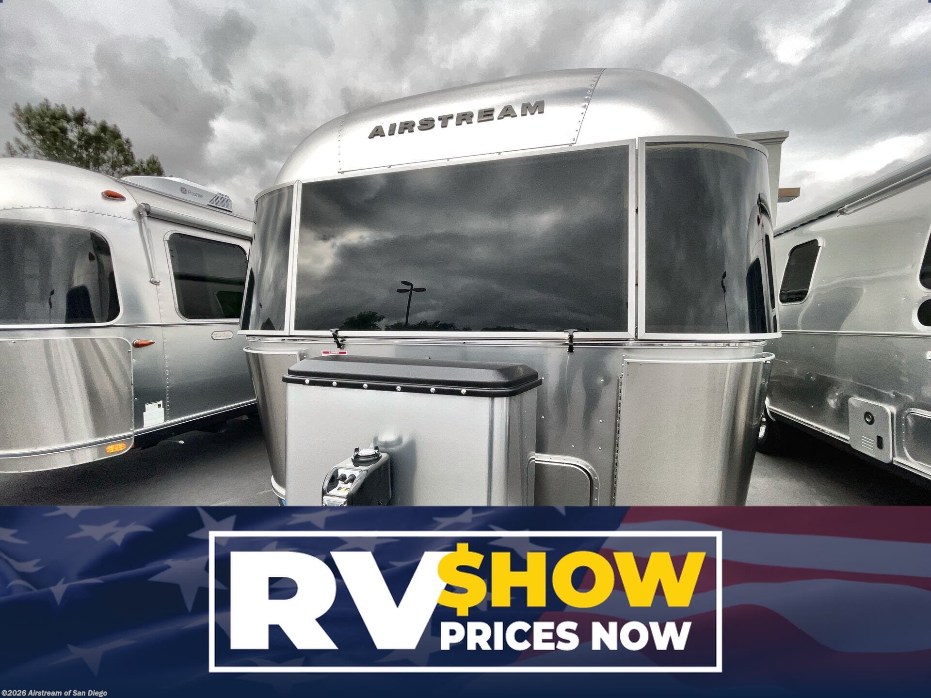 2026 Airstream Flying Cloud 25FB Twin