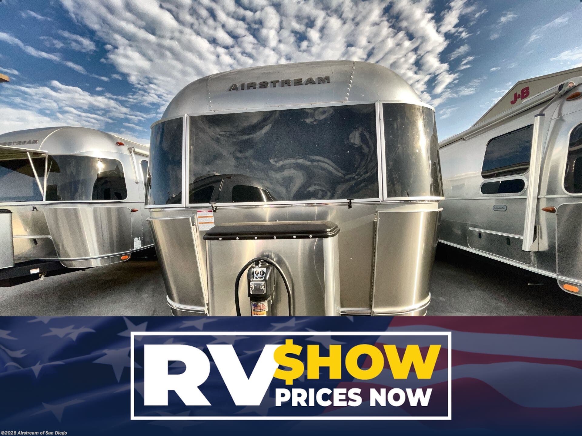 New 2026 Airstream Globetrotter 30RB Twin available in San Diego, California