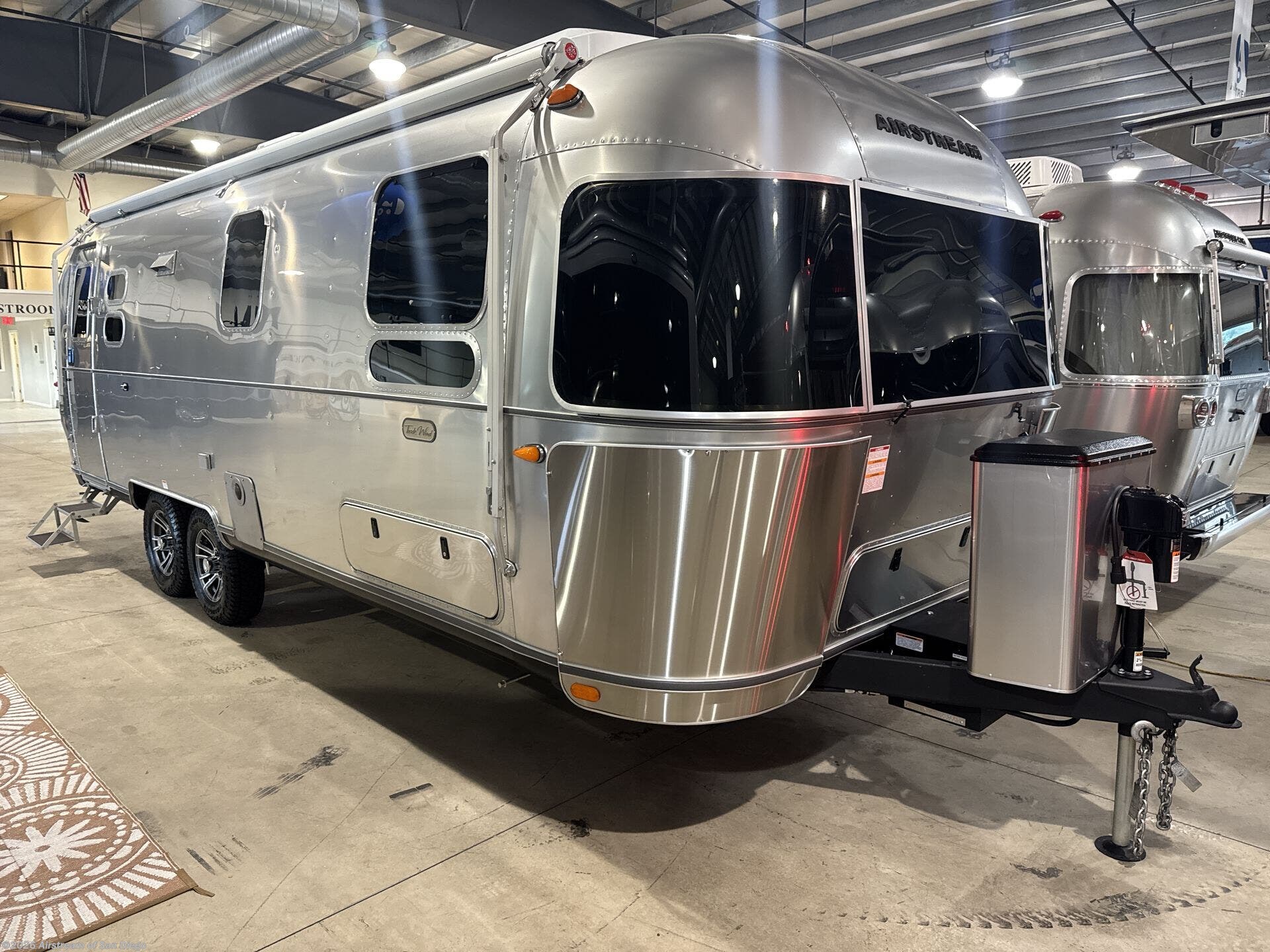 2027 Airstream Trade Wind 27FB Twin
