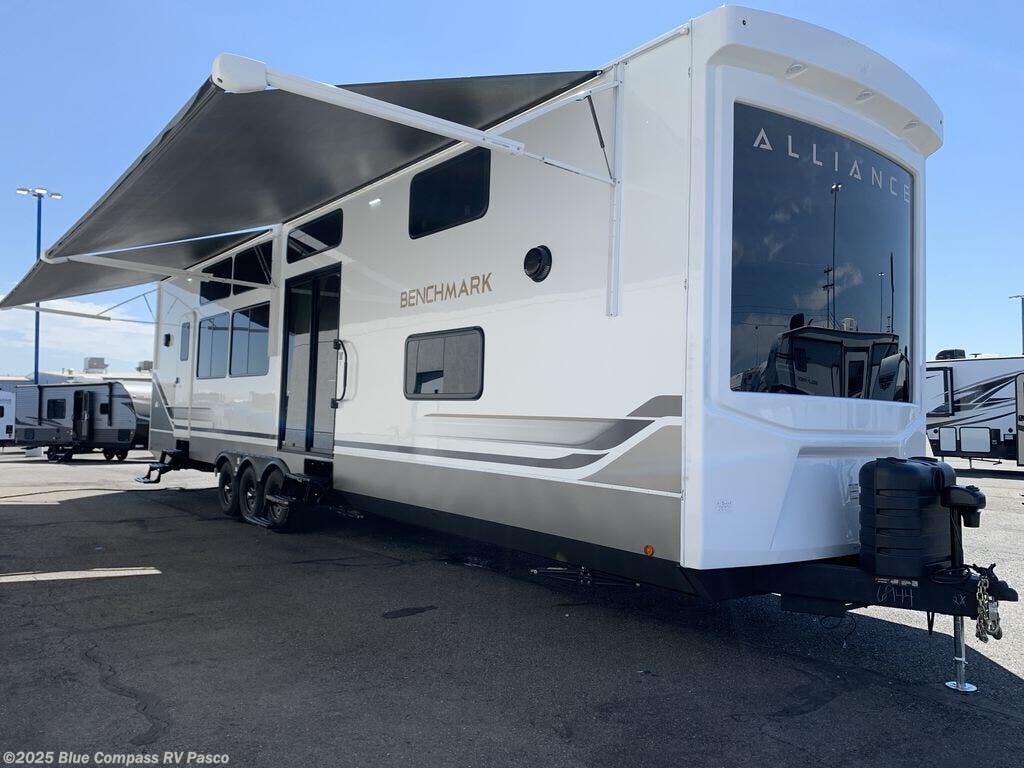 New 2026 Alliance RV Benchmark 44LFT available in Pasco, Washington