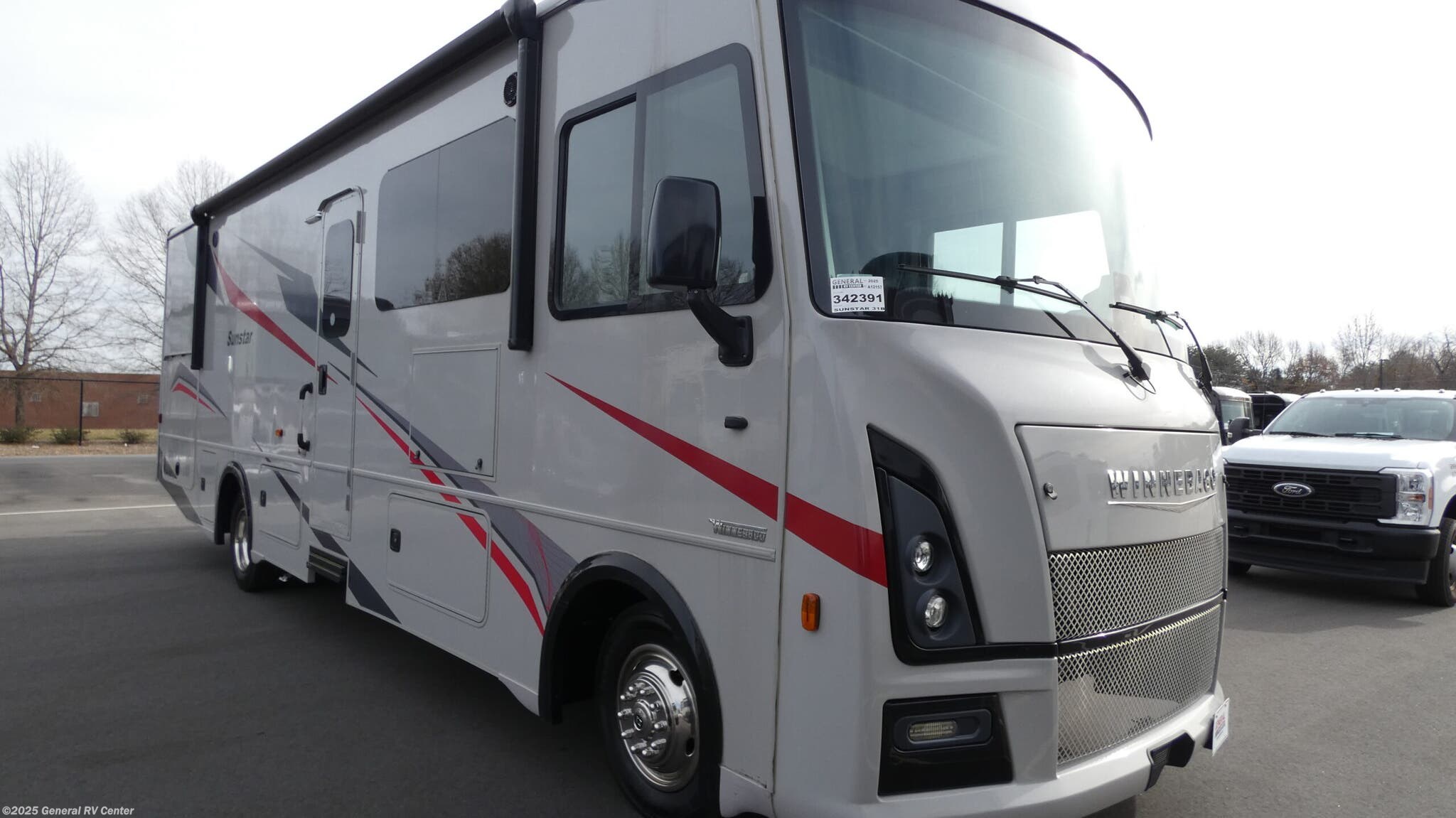 New 2025 Winnebago Sunstar 31B available in Salisbury, North Carolina