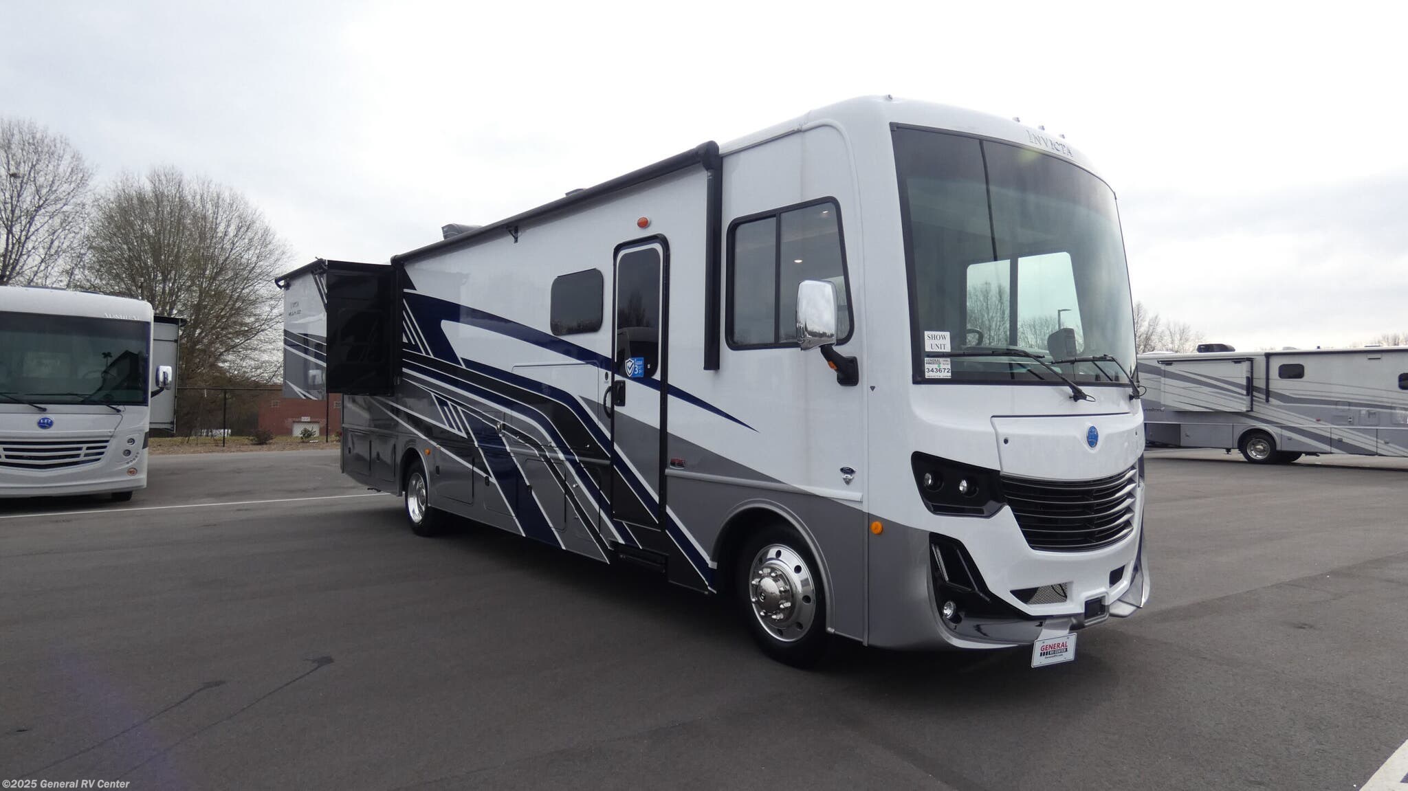 New 2026 Holiday Rambler Invicta 34MB available in Salisbury, North Carolina