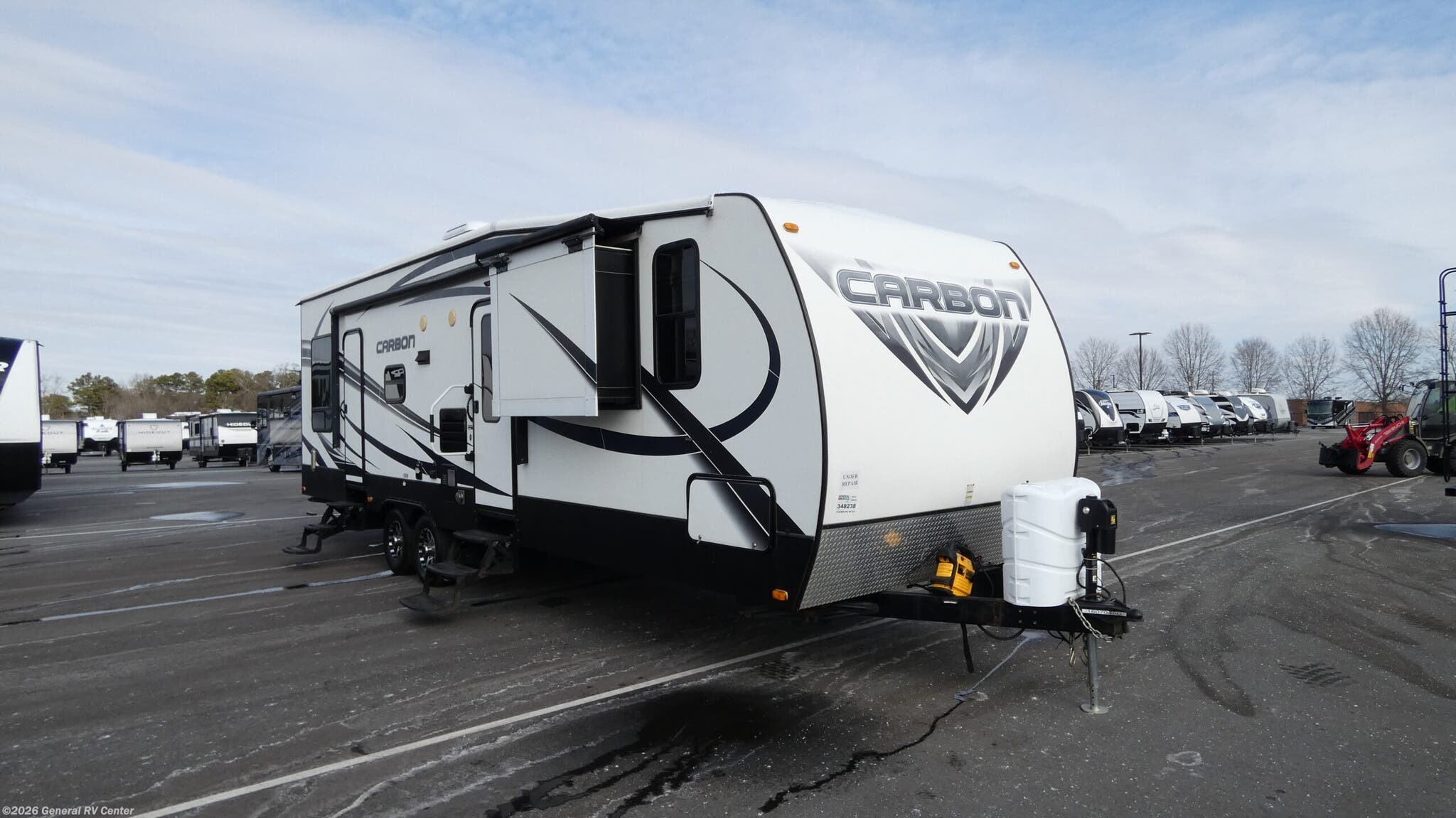 Used 2015 Keystone Carbon 31 available in Salisbury, North Carolina