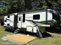 Used 2020 Keystone Avalanche 332 BH  King bed, office desk area available in Topsham, Maine