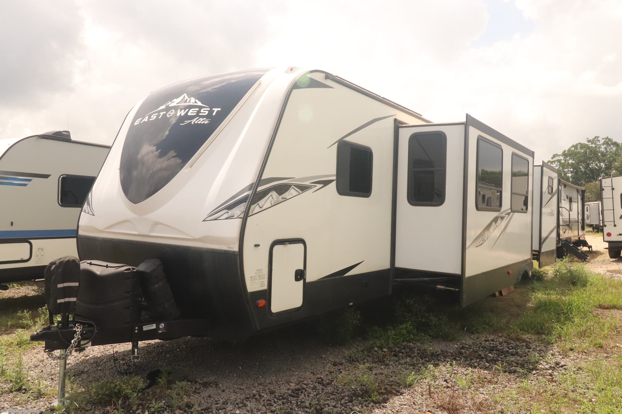 Used 2022 East to West Alta 3150 KBH available in Seguin, Texas