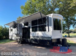 New 2025 CrossRoads Hampton 395BAM available in Bryant, Arkansas