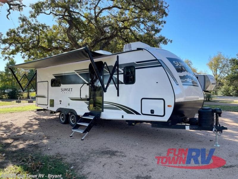 New 2025 CrossRoads Sunset Trail Super Lite 253RB available in Bryant, Arkansas