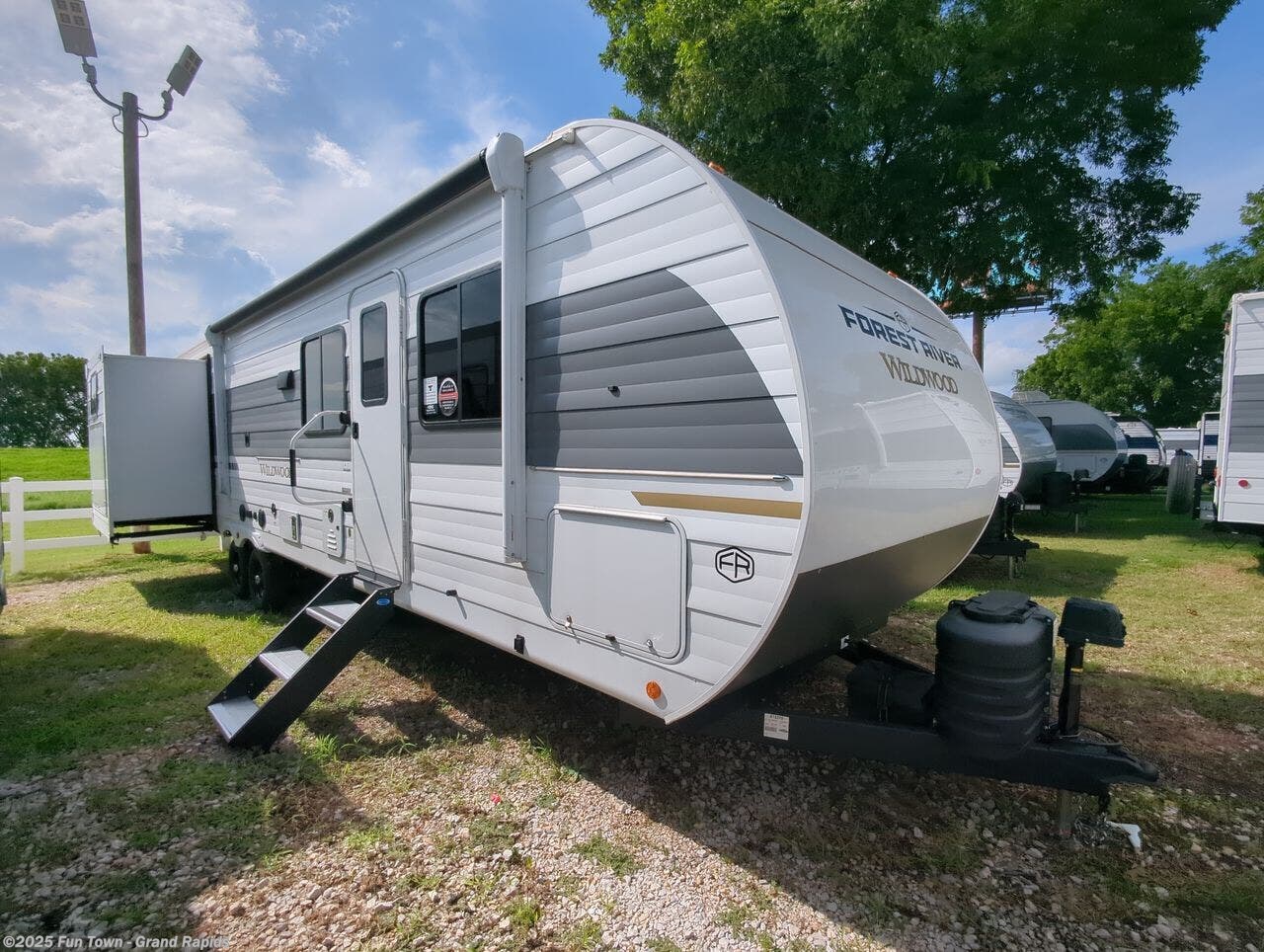 New 2025 Forest River Wildwood 31KQBTS available in Rockford, Michigan
