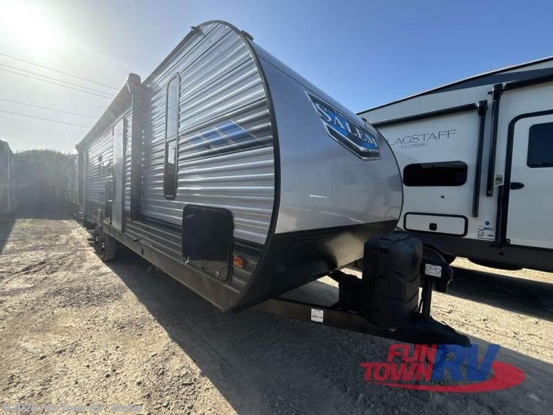 Used 2022 Forest River Salem 26DBUD available in Waller, Texas