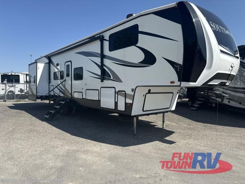 Used 2023 Cruiser RV South Fork 3850BH available in Waller, Texas
