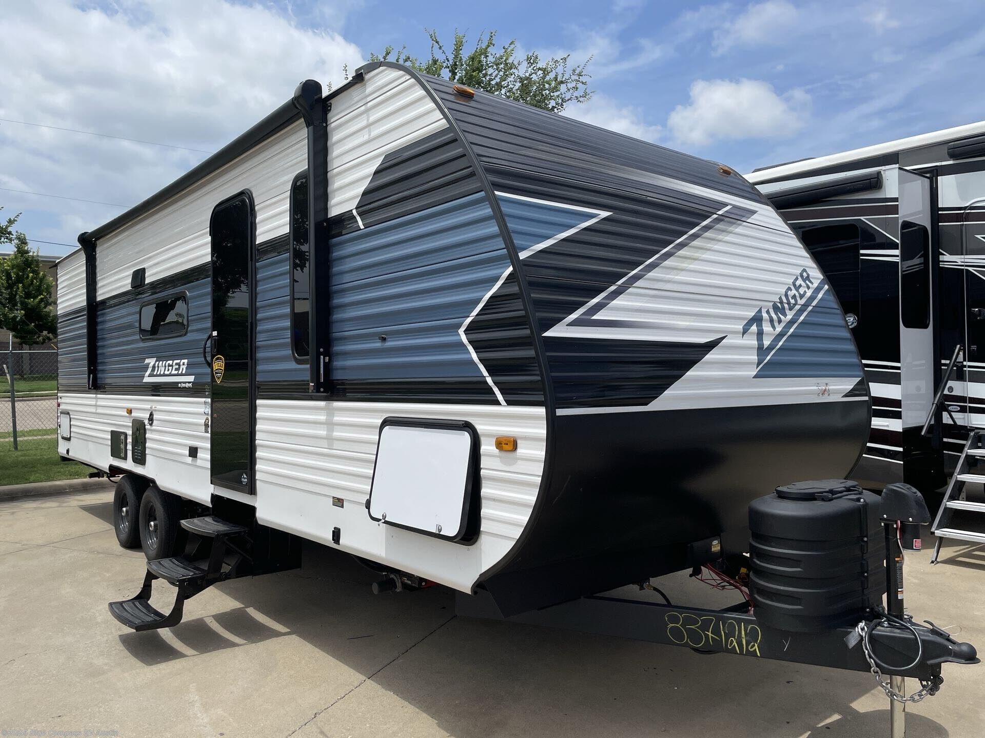 New 2025 CrossRoads Zinger Lite 260BH available in Buda, Texas