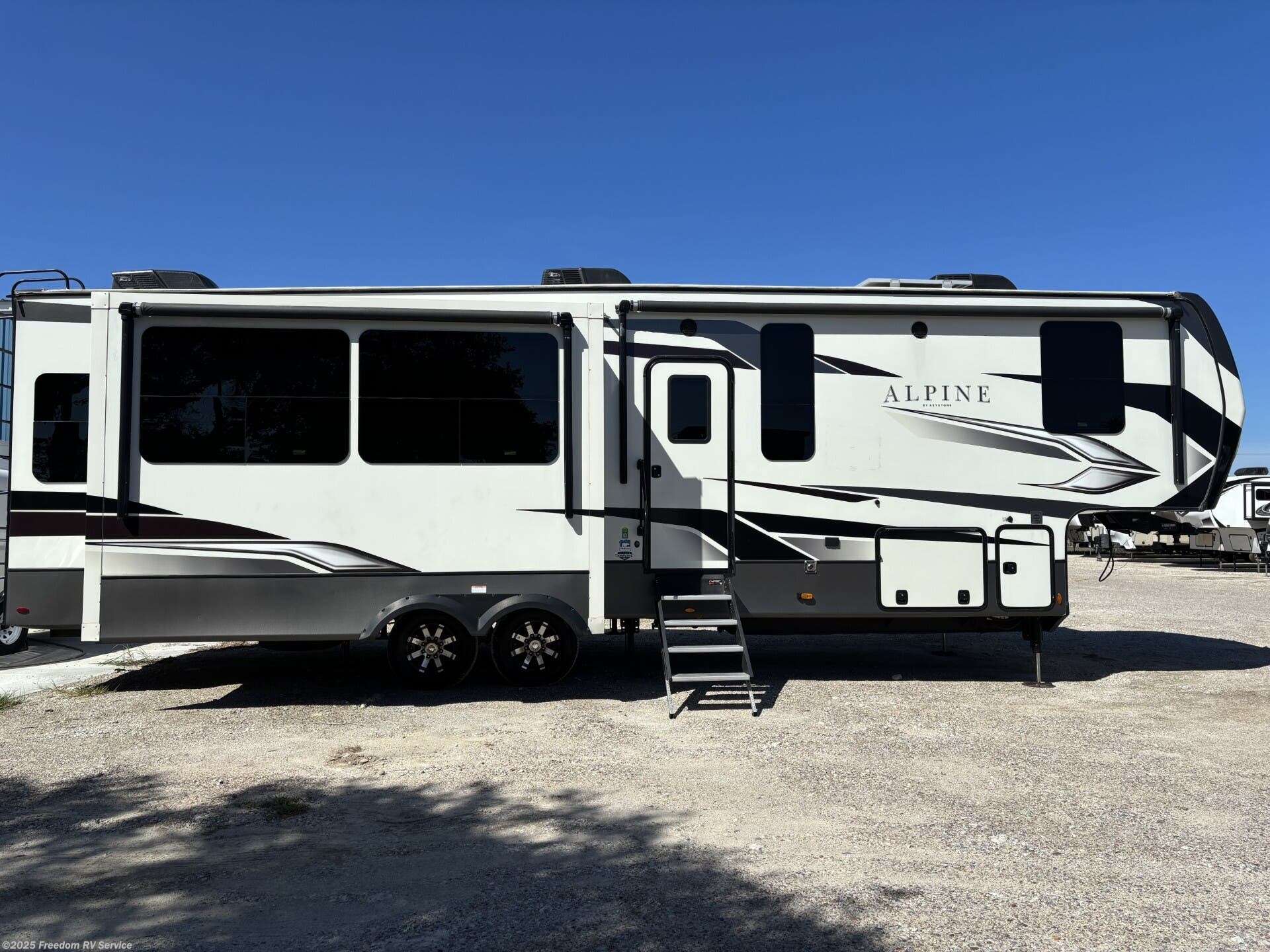 Used 2022 Keystone Alpine 3220RL available in Aransas Pass, Texas
