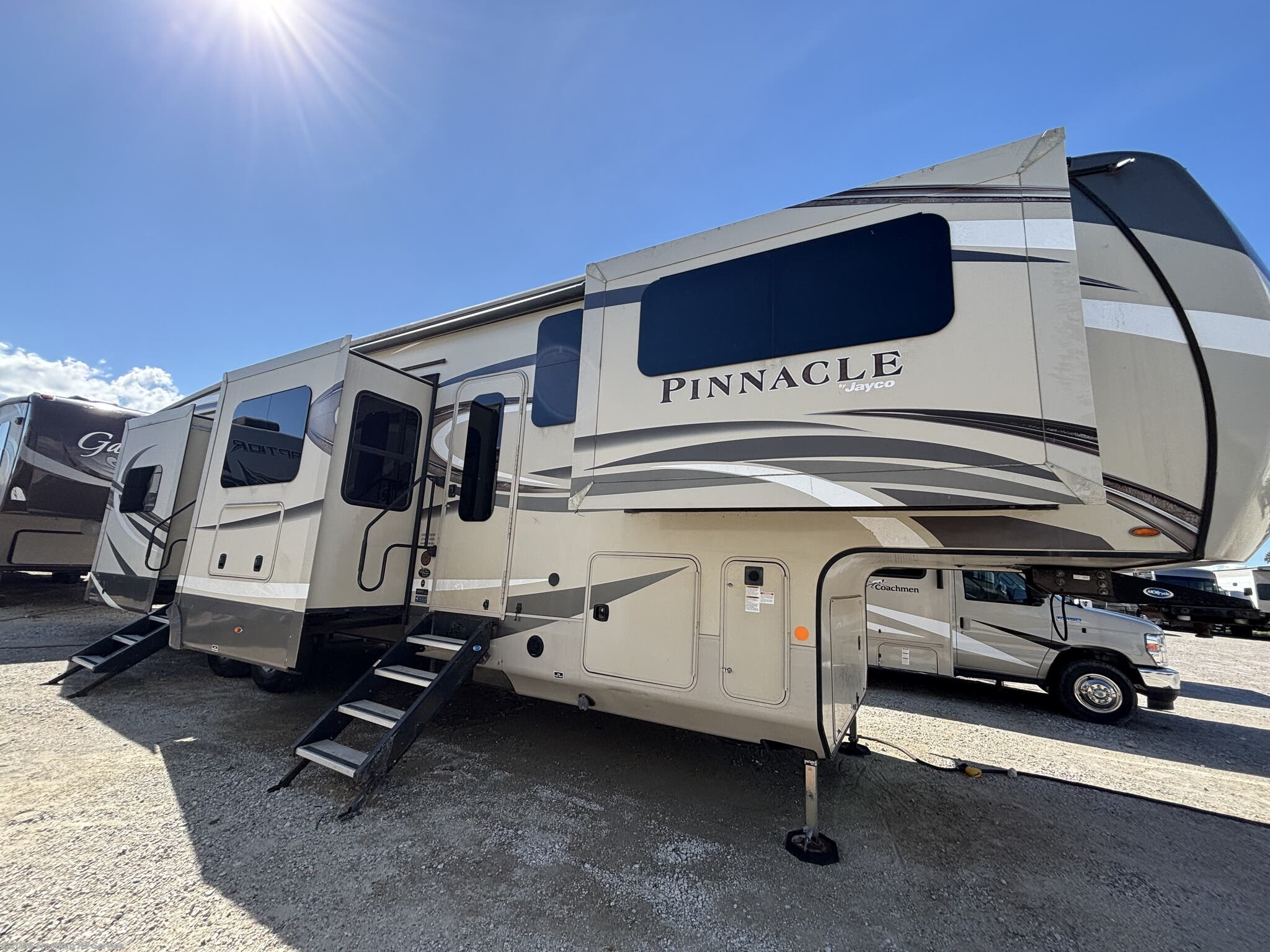 Used 2019 Jayco Pinnacle 38FLWS available in Aransas Pass, Texas