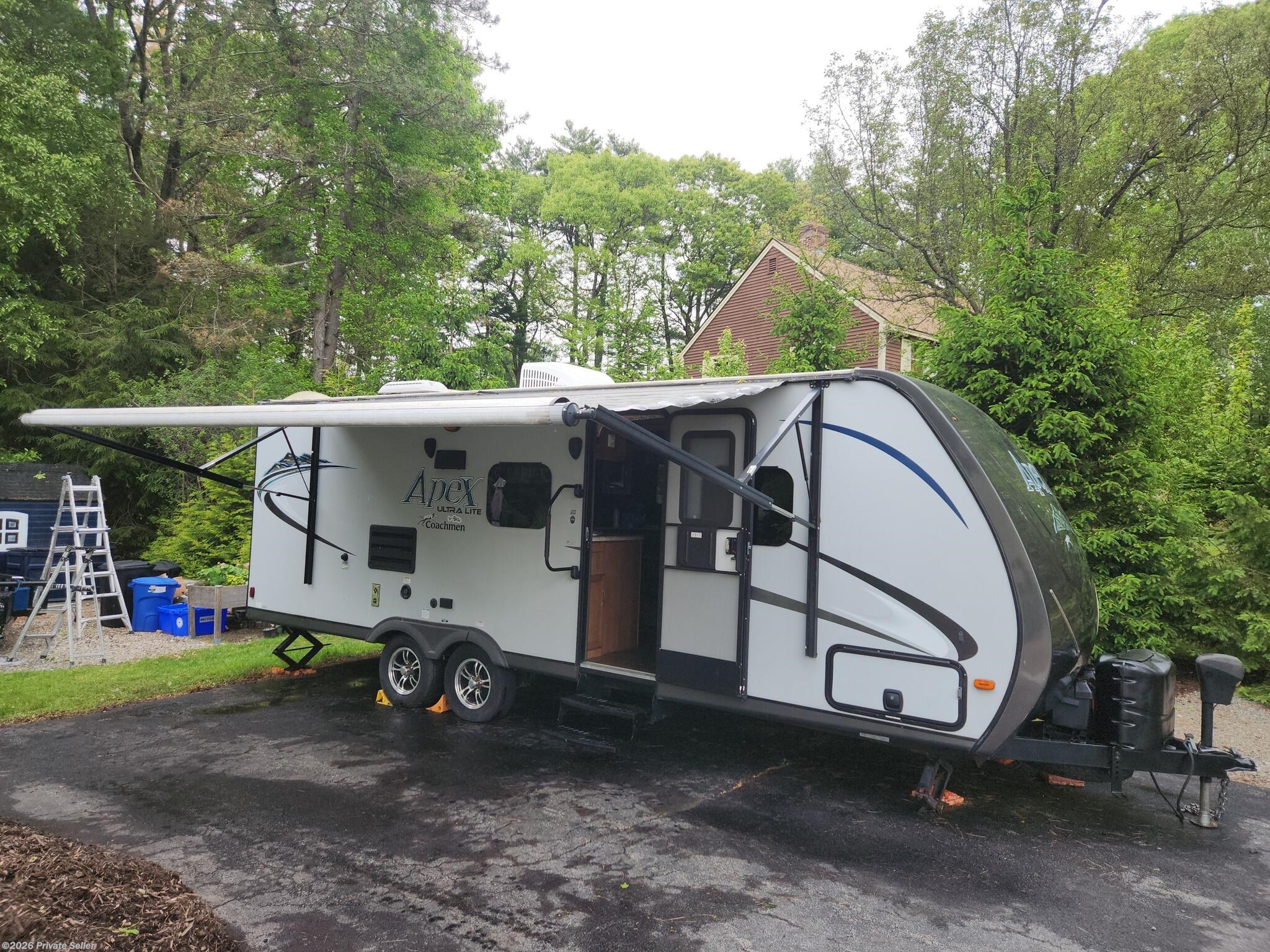 Used 2016 Coachmen Apex Ultra-Lite 235BHS available in Ipswich, Massachusetts