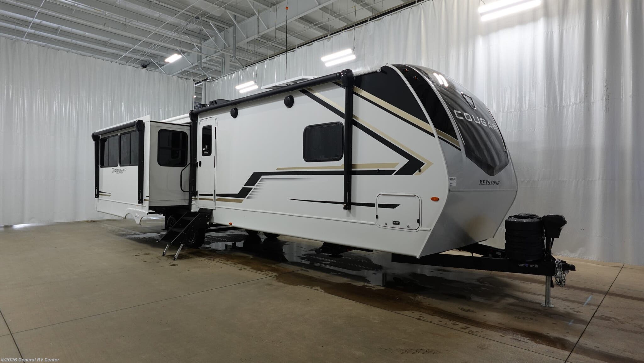 New 2026 Keystone Cougar HALF TON 33RLI available in Longmont, Colorado