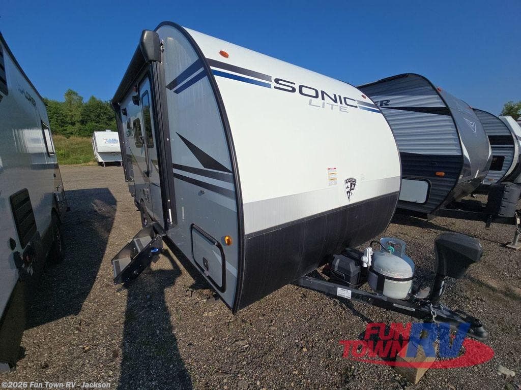 Used 2021 Venture RV Sonic Lite SL150VRB available in Jackson, Michigan