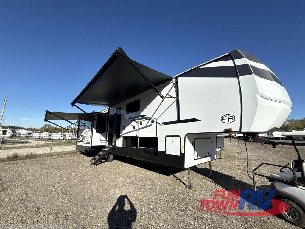 New 2026 Forest River Sierra 3900HBLR available in Jackson, Michigan