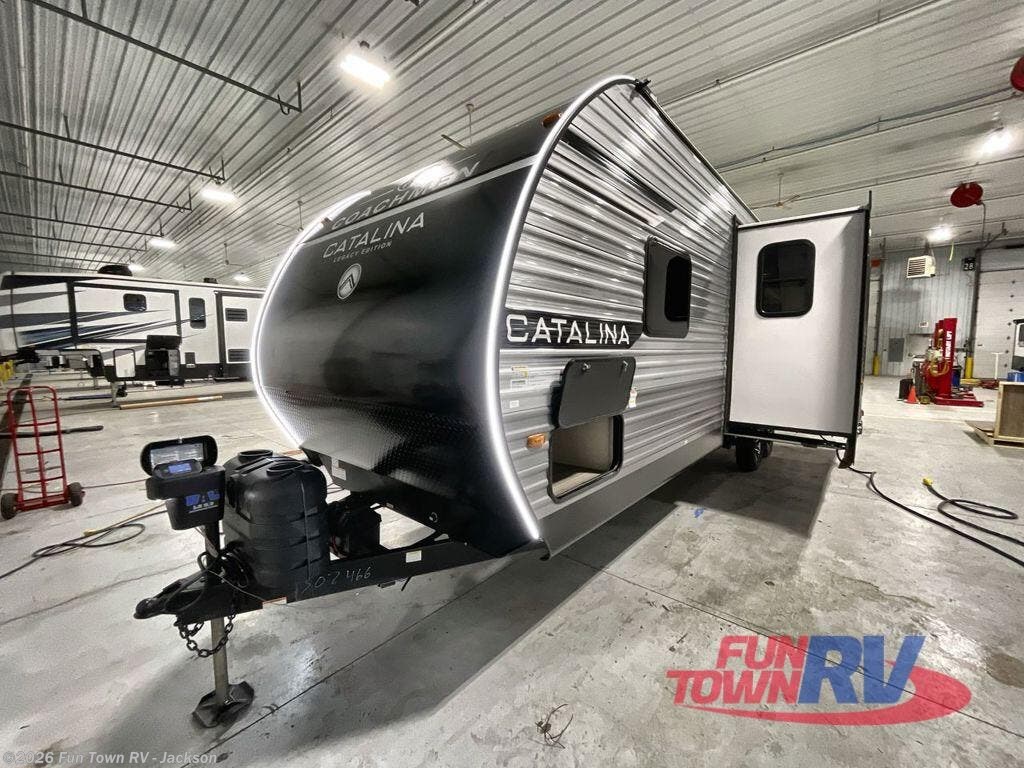 New 2026 Coachmen Catalina Legacy 273DBHCK available in Jackson, Michigan